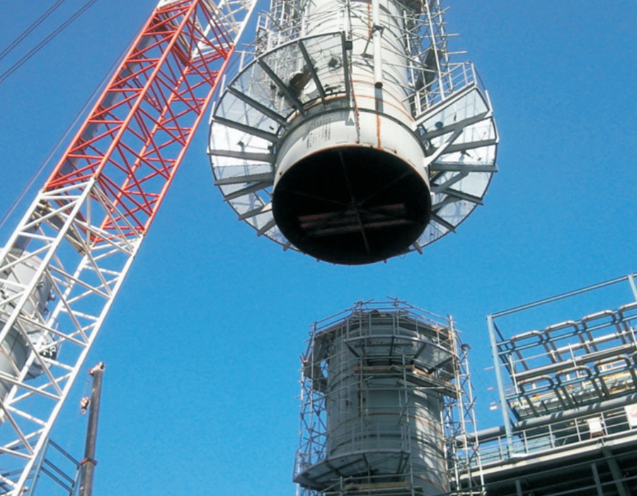 广西石化10000万吨炼油吊装解析塔